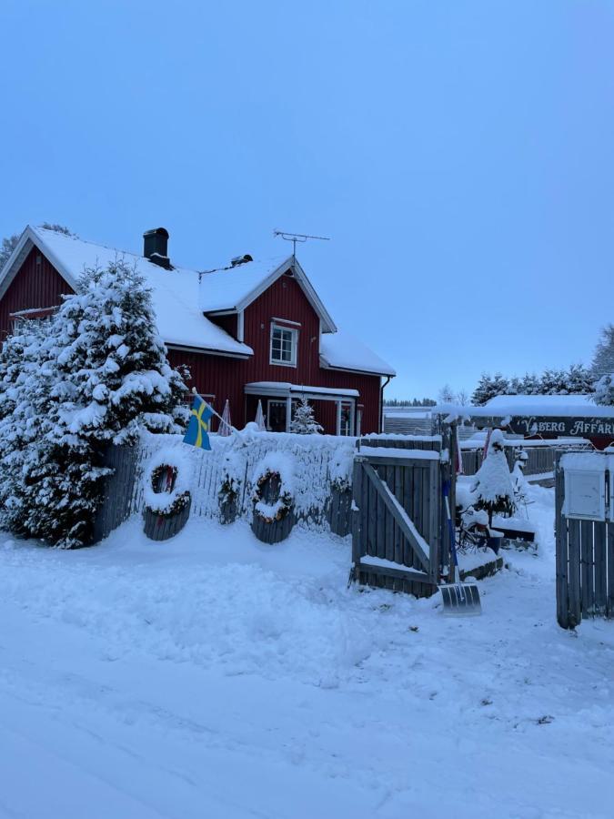 Yaberg Affaeren Bed & Breakfast Hyltebruk Dış mekan fotoğraf